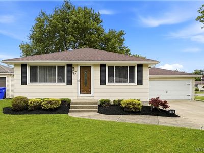 72 Greenmeadow Dr