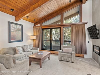 610 S West End St #D304