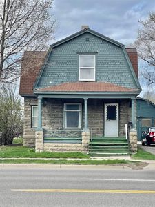 1106 W Main St
