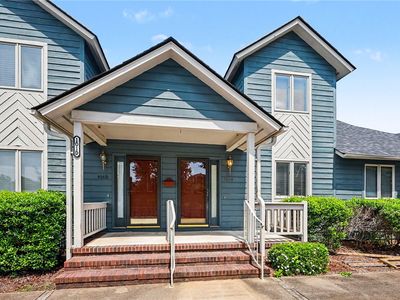 101 E Fairway Oaks Ln