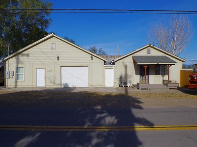 6130 Siskiyou Blvd