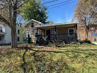 9 Ellen St
