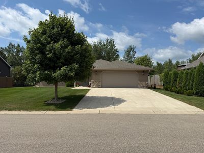 820 Willow Dr
