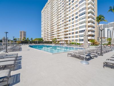 1980 S Ocean Dr APT 20A