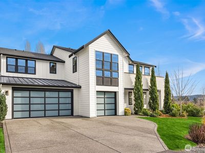 8711 NE Winslow Grove Court