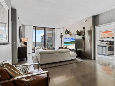 88 SW 7th St APT 3909