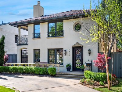 3615 University Blvd