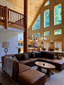 42125 Lakewoods Dr