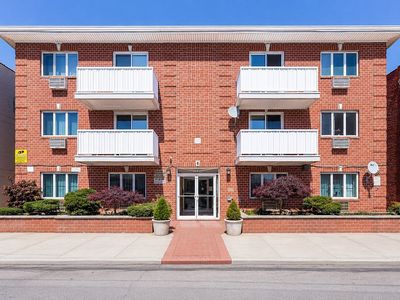 1571 67th St APT 1D