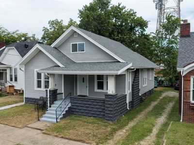 401 W 8th St