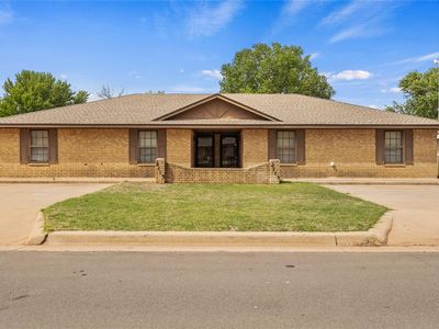 2113 Lynn Ln