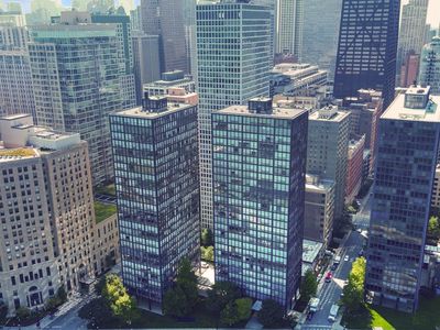 860 N Lake Shore Dr APT 8L
