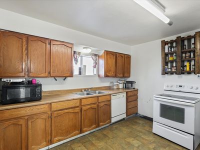 14 E Main St