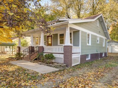 1525 S Rogers Avenue