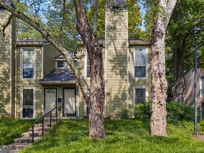 1147 Riverbend Club Dr SE