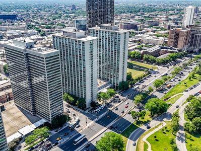 3600 N Lake Shore Dr APT 2701
