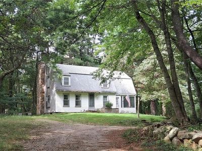 330 Narrow Ln