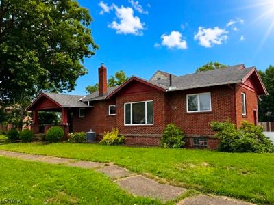 Property at 843 W 29th St, Lorain, OH