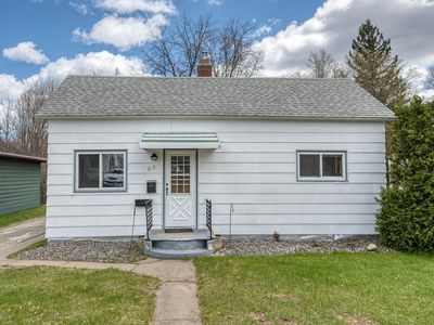 615 Dorr Ave