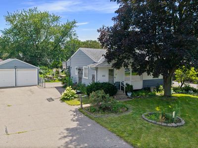 2012 Zircon Ln
