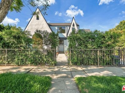 6627 Lindenhurst Ave