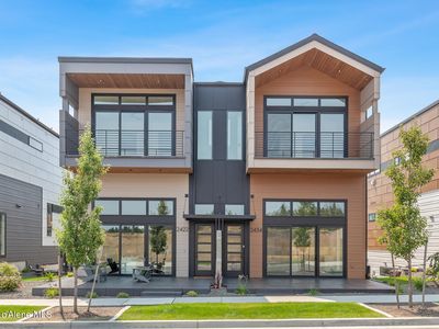 2422 W Lumber Ln