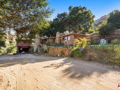 670 Bryant Dr