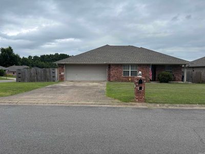 14 Windsor Park Dr