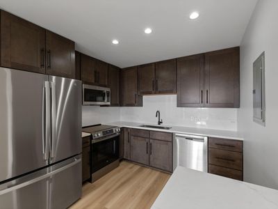 929 Portland Ave APT 811