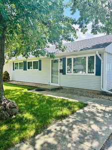 913 Hollyberry Dr