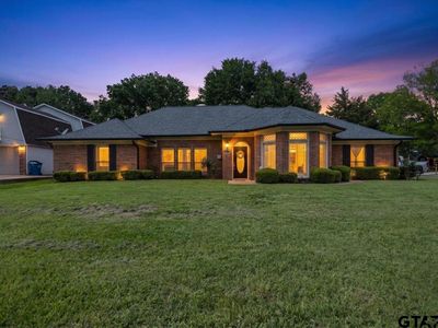 607 Charmwood Dr