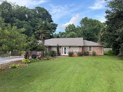 1438 Golfview Dr NE