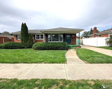 1570 Pinetree Dr