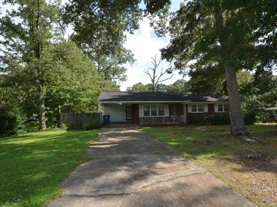 600 Windwood Dr