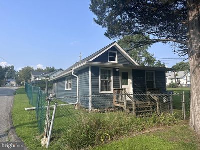 22 1st Ave