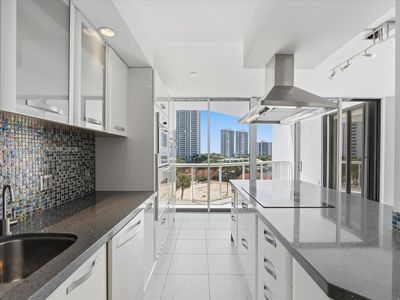 3610 Yacht Club Dr APT 702