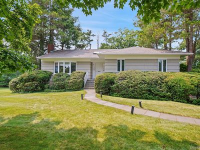 6 Greenhouse Circle