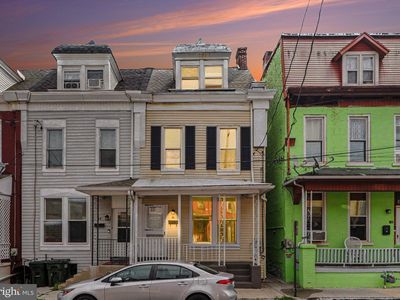 16 S 11th St