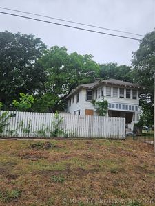 Property at 124 E 2nd St, Stroud, OK