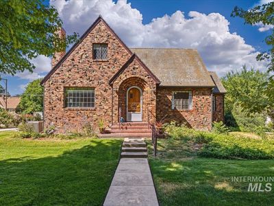 Property at 1424 Dearborn St, Caldwell, ID