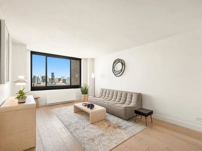 200 Rector Pl APT 35C