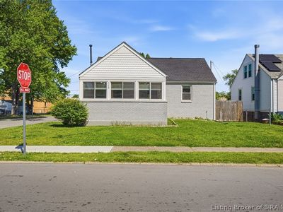 225 W Carter Avenue
