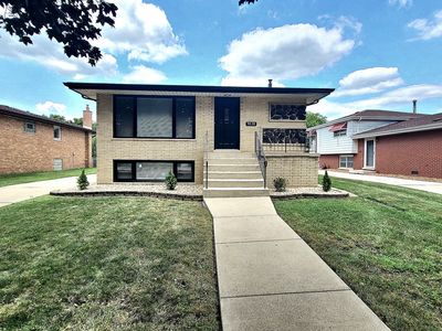 Property at 9028 Meade Ave, Oak Lawn, IL