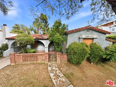 812 N Crescent Heights Blvd