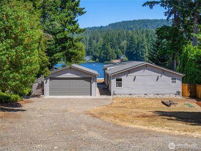 314 NW Rhododendron Drive