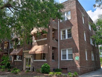 742 Washington Park APT C2