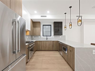 33 Graham St #1&3
