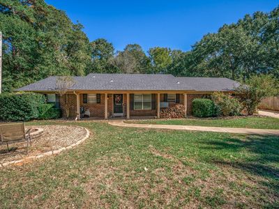 8 Hollers St