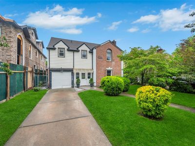 29-05 Parsons Boulevard