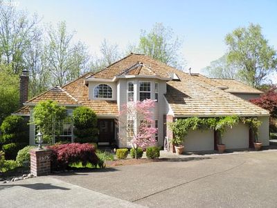 1575 SE Brookwood Ave